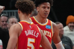 官方投注-鹰王23+10+12，双枪合砍50分状元郎打铁，老鹰大胜雄鹿豪取9连胜