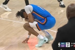 赛事预测-晕乎了！以赛亚-乔和埃利斯争抢球 被后者坐到脸部贴地&amp;下场检查