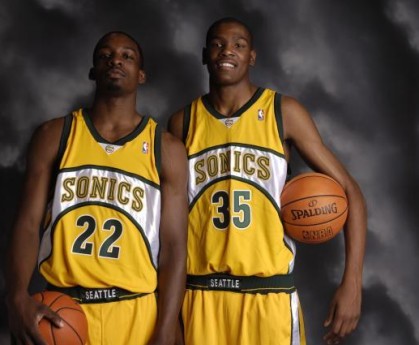 赛事预测-杰夫·格林梦回2010 时过境迁他仍是KD最亲密战友